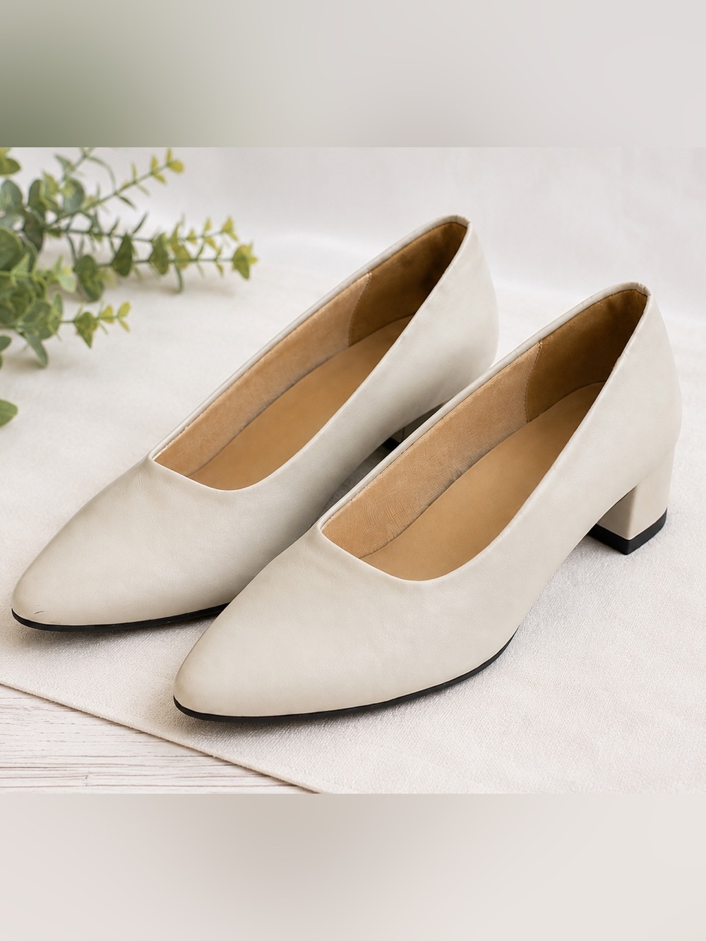 ✨ Classic Cream Low Block Heel Pumps – Size 6 ✨